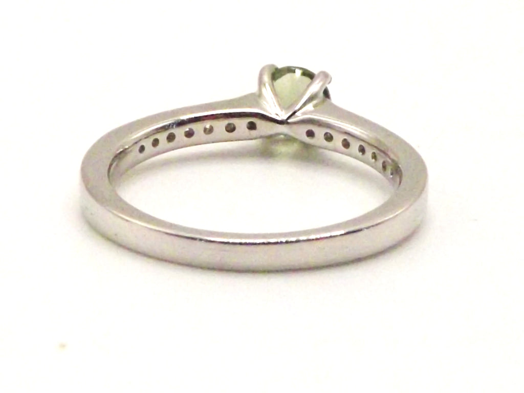 Platinum ring with 0.53 ct Green Touramaline and Diamonds