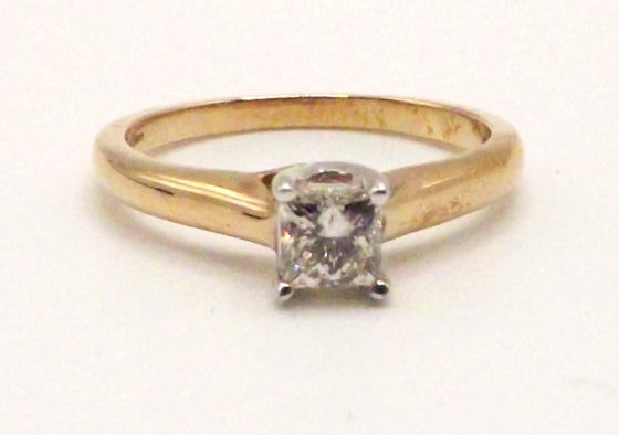 9 ct Yellow Gold solitaire ring with princess cut 0.57 ct diamond