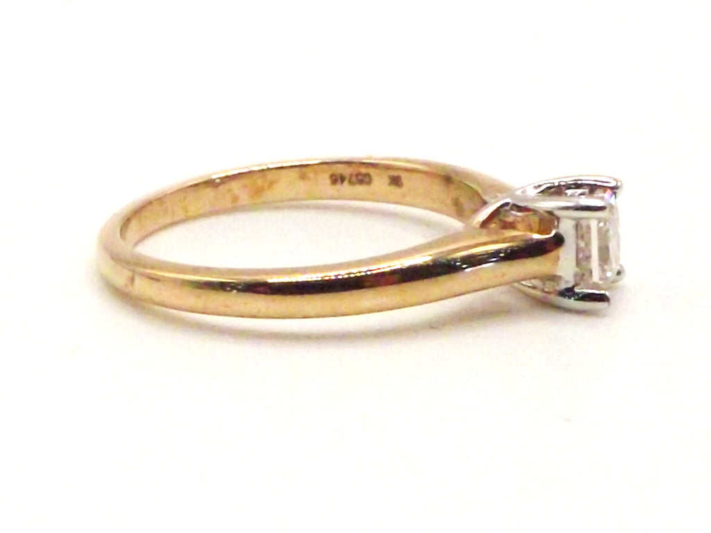 9 ct Yellow Gold solitaire ring with princess cut 0.57 ct diamond