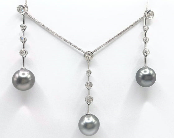 18 ct White Gold Black Tahitian Pearl and Diamond earrings & Pendant