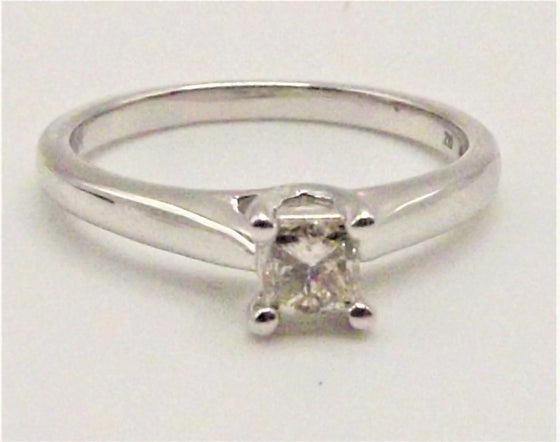 9 ct White Gold solitaire ring with 0.37 ct diamond