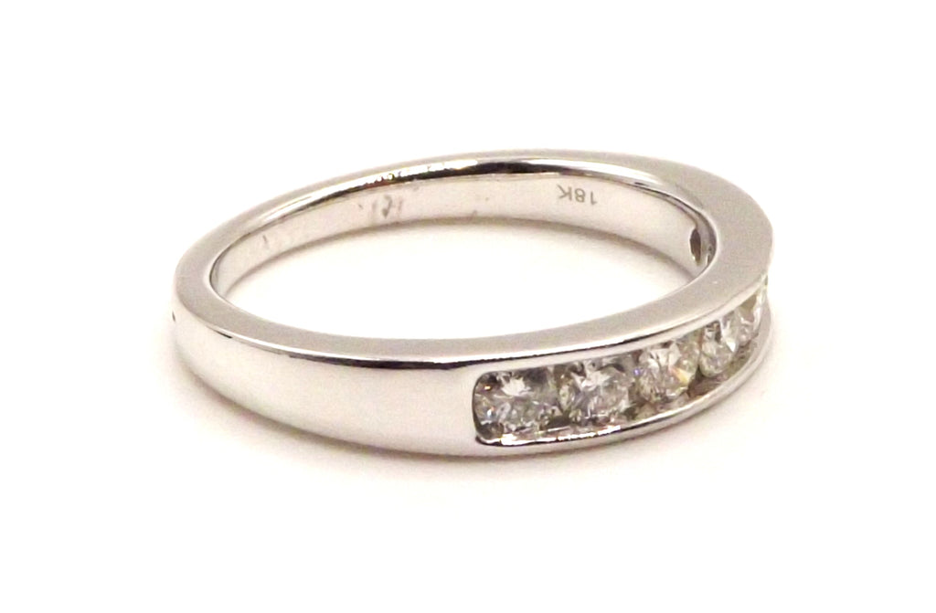 18 ct White Gold ring with 0.50 ct diamonds