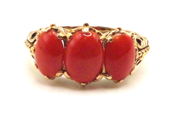 9 ct Yellow Gold trilogy coral ring