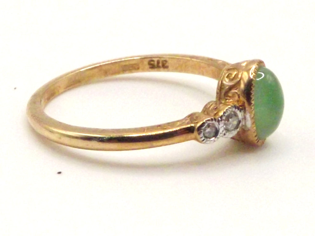 9 ct Yellow Gold ring with Jade and Diamonds