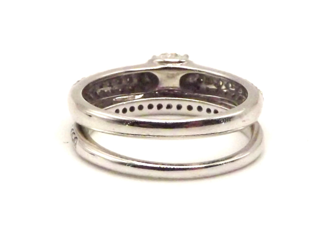 18 ct White Gold comprising of 2 rings with 0.86 ct of diamonds