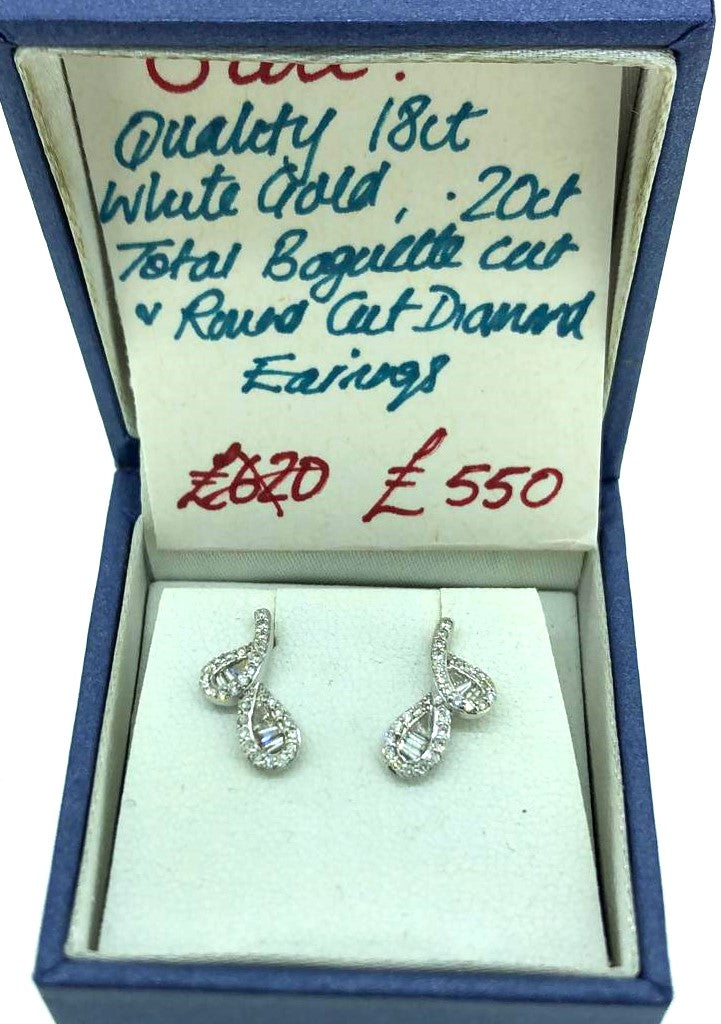 18 ct White Gold earrings with 0.20 ct diamonds