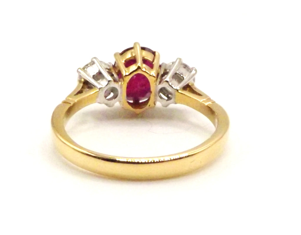 18 ct Yellow Gold with a 1.51 ct Ruby and 0.71 ct diamond set