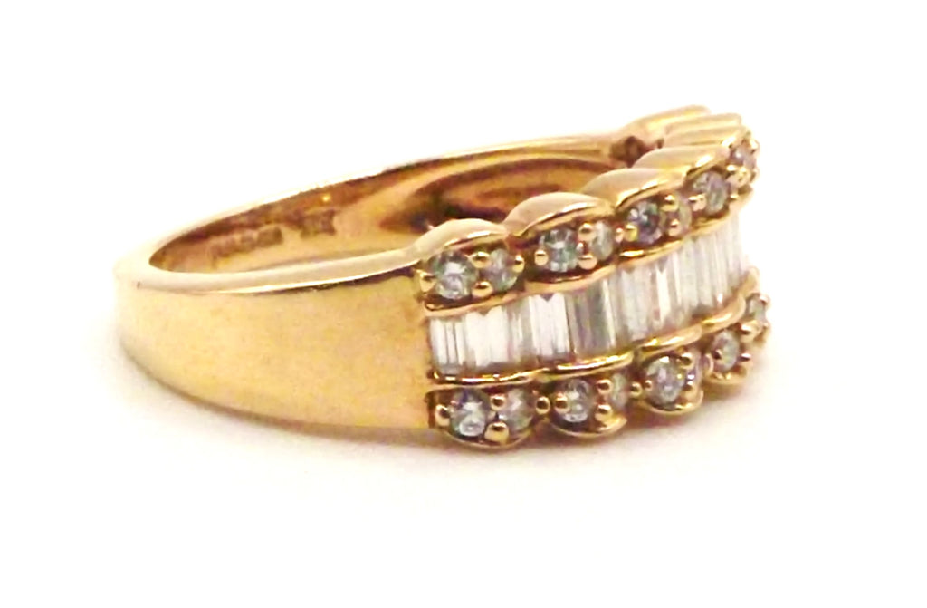 18 ct Yellow Gold ring with 0.76 ct baguette cut diamonds