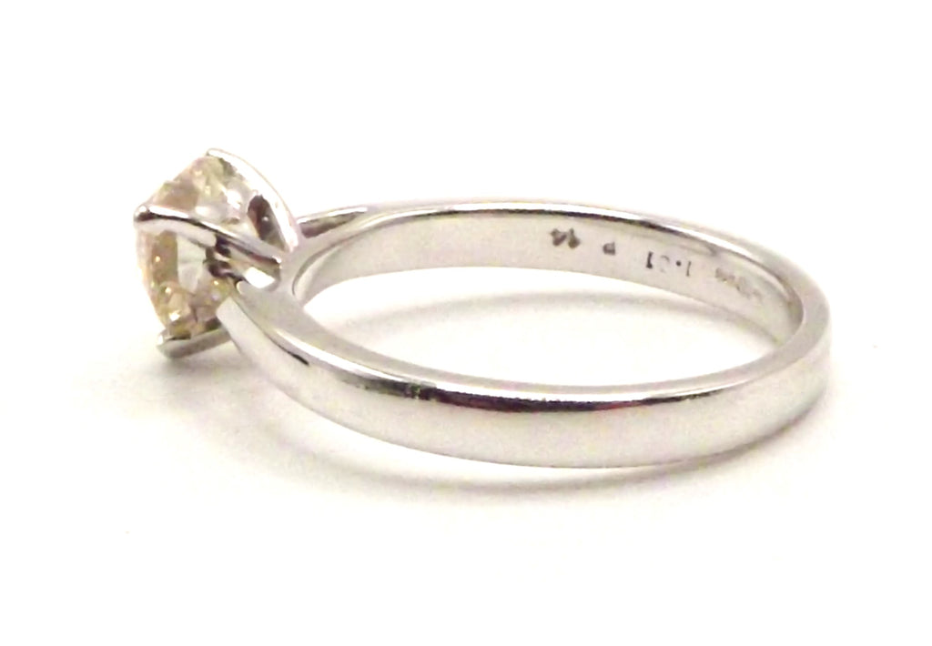 18 ct White Gold ring with 1.01 ct Solitaire Heart shaped diamond