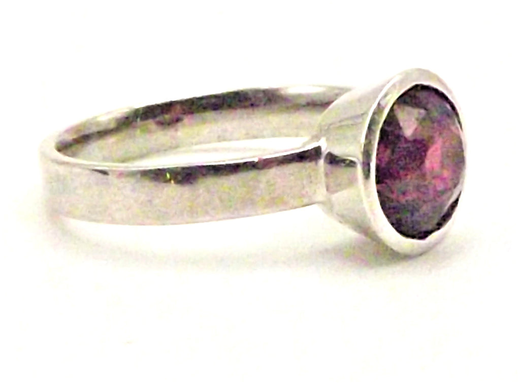 Palladium ring with claret Spinel