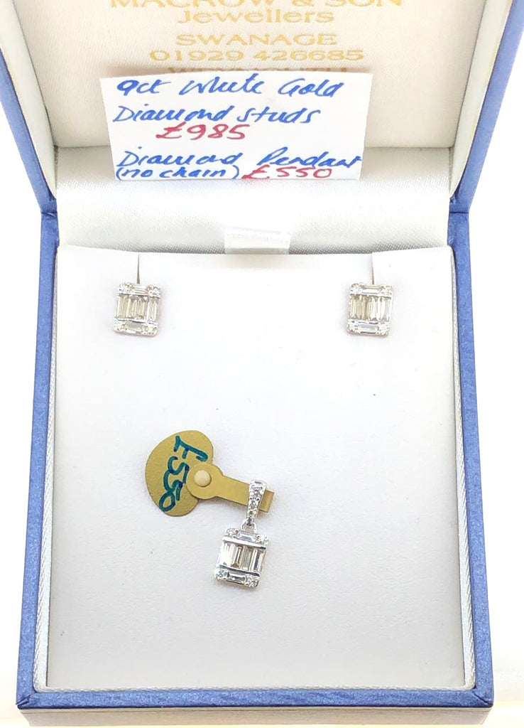 18ct White Gold Diamond Pendant and Diamond Stud Set