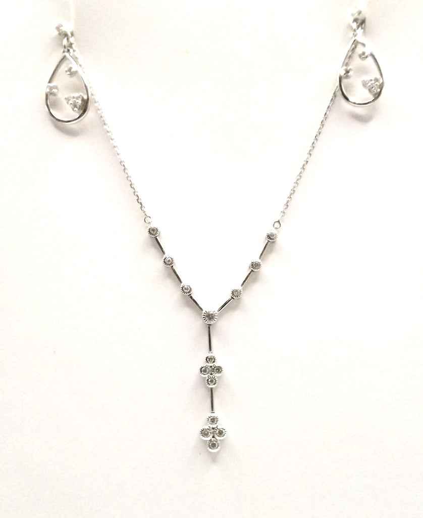 18ct White Gold necklace and earring set with Diamonds