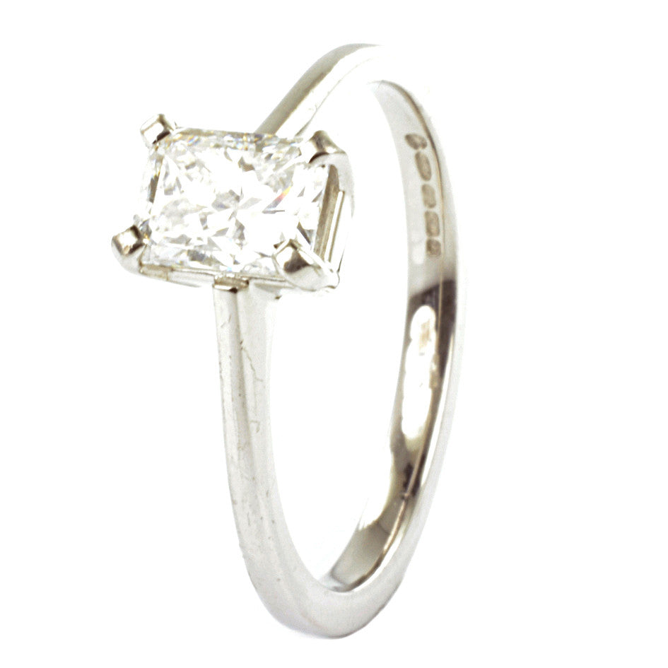 18ct White Gold Radiant Cut Diamond Solitaire