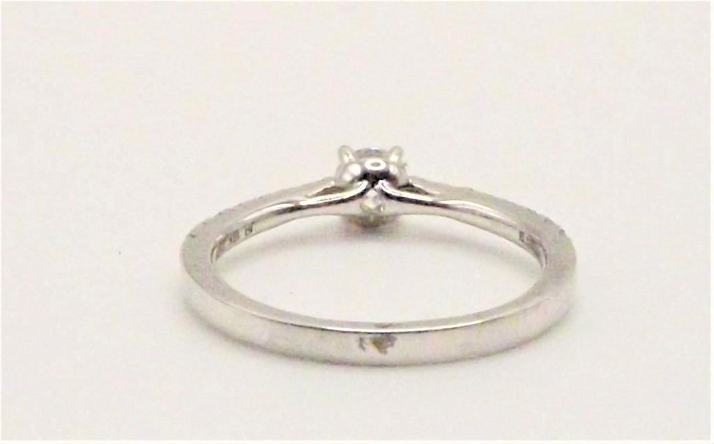 18 ct White Gold diamond solitaire ring 0.62 ct